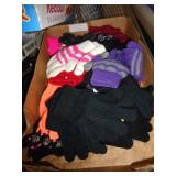 23PR CHILDRENS GLOVES & MITTENS