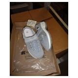 SHOES SZ 5/6
