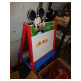 MICKEY MOUSE ACTIVITY EASEL / RW