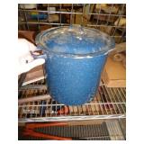 GRANITEWARE POT