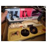 SHOE POLISHER