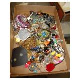 BROKEN JEWELRY FOR CRAFTS