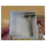 SAFETY RAZOR
