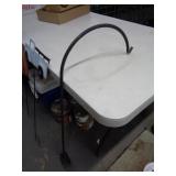METAL CLAMP ON FLOWER HOOK / UT