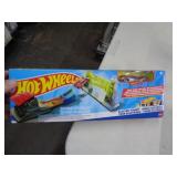 HOT WHEELS JUMP TRACK 2022