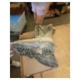 SZ 8 CAMO BOOTS
