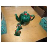 LEFTON HOLLY PATTERN - TEAPOT