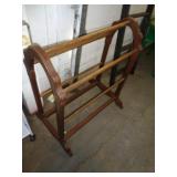 WOOD QUILT RACK / LW