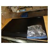 VIZIO 36" TV WITH REMOTE / WORKS