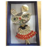 LADY RABBIT BROOCH