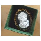 CAMEO BROOCH