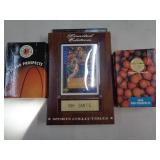 BASKETBALL CARDS / 1 ON PLAQUE