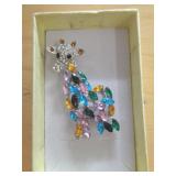 GIRAFFE BROOCH