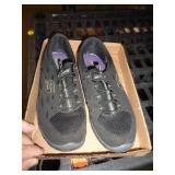 SKECHERS SZ 9