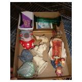 FIGURINES & GLASSWARE