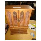 JEWELRY BOX WITH JEWELRY