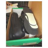 MENS EXTRA WIDE SHOES SZ 9