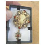 BROOCH - CAMEO