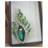 BROOCH - GREEN STONES