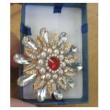 BROOCH - FLOWER