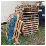 WOOD PALLETS