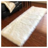 FLUFFY FAUX SHEEPSKIN/FUR AREA RUG