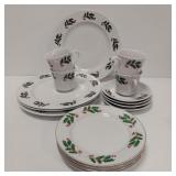 HOLIDAY DINNERWARE SET 2