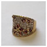SZ 7 SILVER FLORAL ENCRUSTED RING