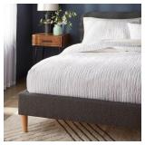 FULL/QUEEN WHITE QUILT