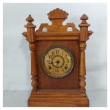 ANTIQUE OAK MANTEL CLOCK