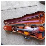 ANTIQUE VIOLIN