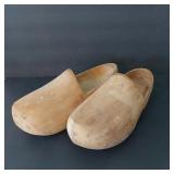WOODEN CLOGS