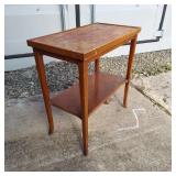 MAHOGANY 2 TIER SIDE TABLE