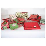 Christmas Tablecloths, Runners & Placemats