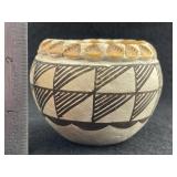 Acoma Pottery Vessel Indian Artifact Arrowhead
