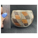 Acoma Pottery Vessel Indian Artifact Arrowhead