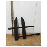 ANTIQUE WOODEN CLAMP