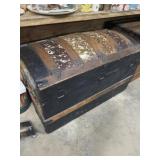 ANTIQUE WOODEN TRUNK