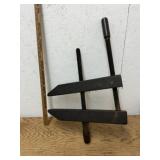 ANTIQUE WOODEN CLAMP