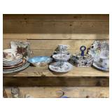 GROUP OF ANTIQUE GLASSWARE