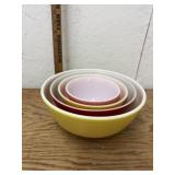 4 PYREX NESTING BOWLS