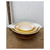 3 PYREX NESTING BOWLS