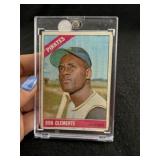 1966 Topps Roberto Clemente Baseball Card