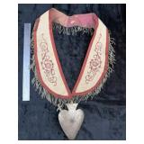 Hudson Bay Style Presentation Collar