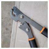 FISKARS BRANCH TRIMMERS