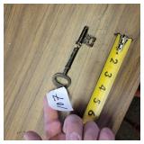 ANTIQUE KEY