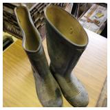 RUBBER BOOTS SZ-9
