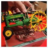 ERTL- 1:16 JOHN DEER 'A' FOX FIRE FARM TRACTOR