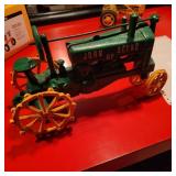 JOHN DEERE  CAST METAL TRACTOR