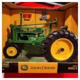 ERTL- 1:16 60TH JOHN DEER 'B' TRACTOR